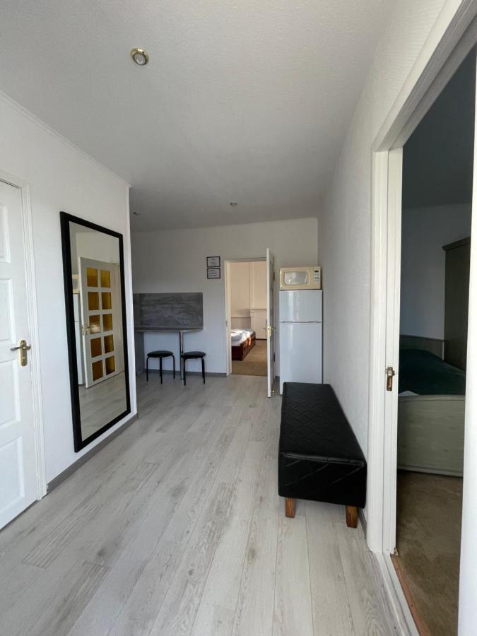 Apartments With Kitchen And Garden Kiev Bagian luar foto