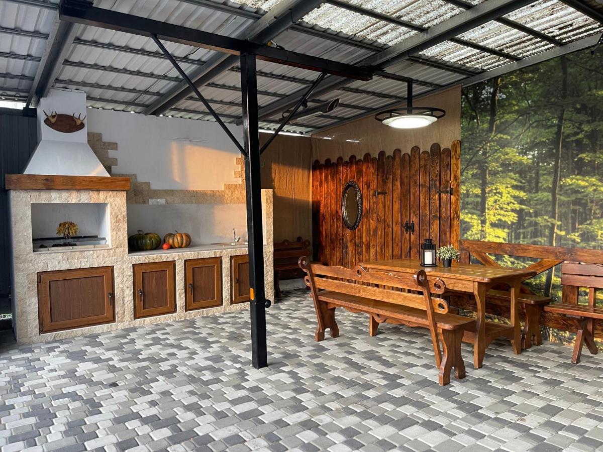 Apartments With Kitchen And Garden Kiev Bagian luar foto