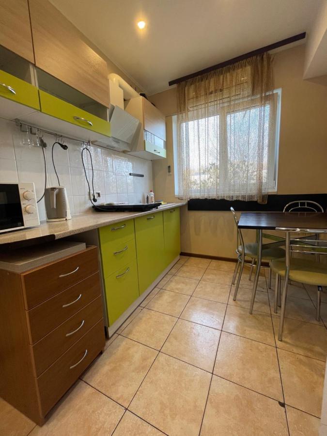 Apartments With Kitchen And Garden Kiev Bagian luar foto